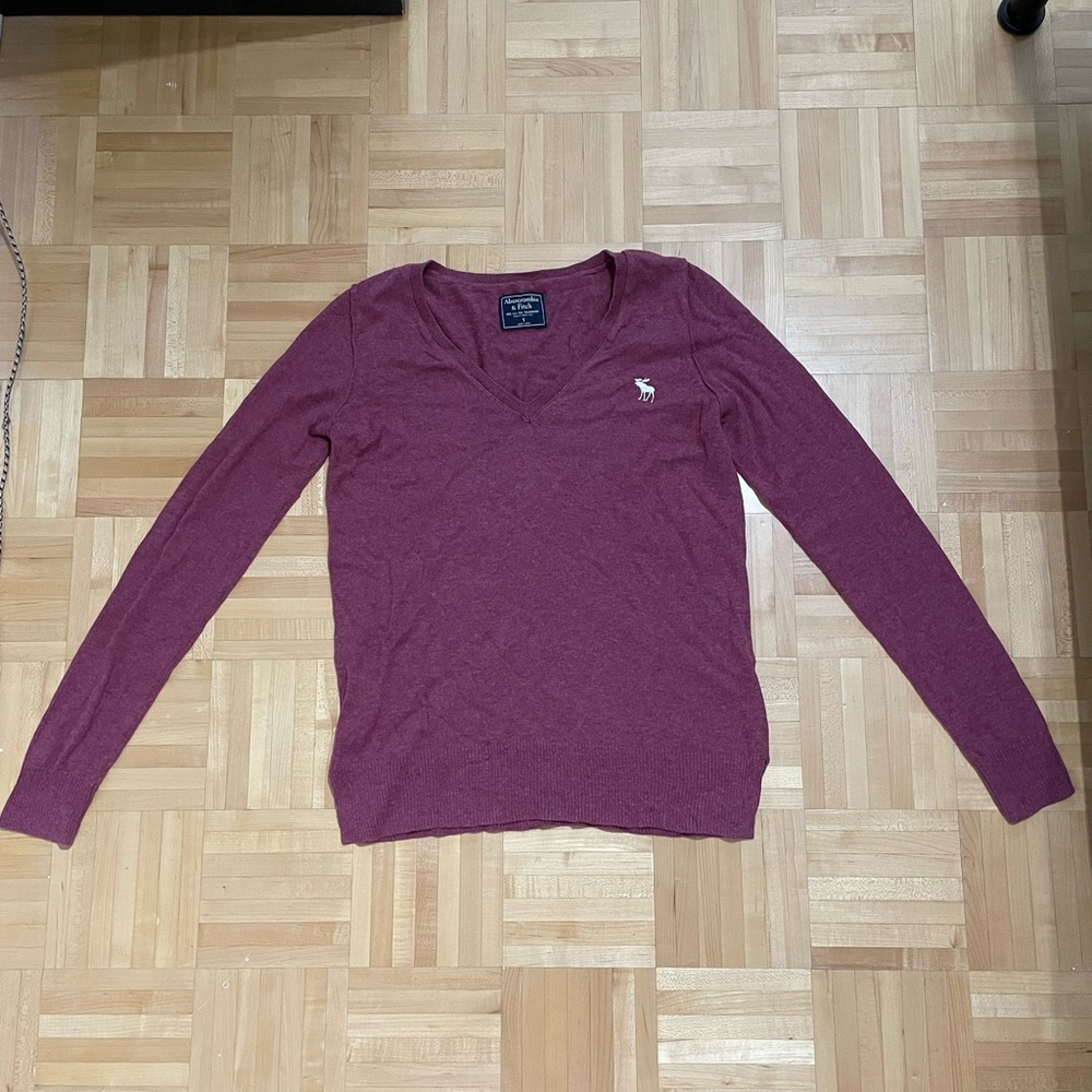 Abercrombie & Fitch Purple V-Neck Sweater